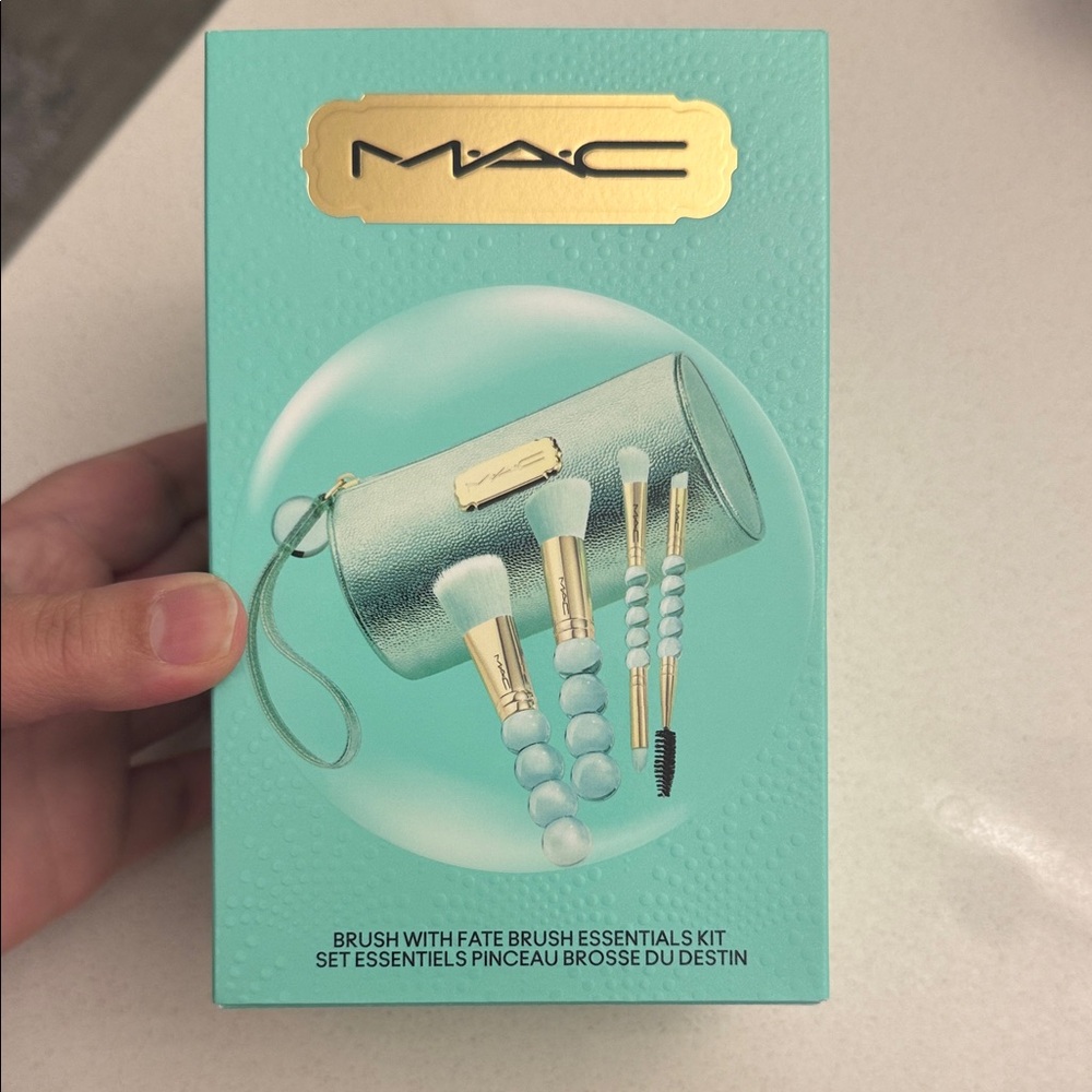 MAC Brush Essentials Kit